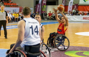 ep agustin alejos en un partido con la seleccion espanola