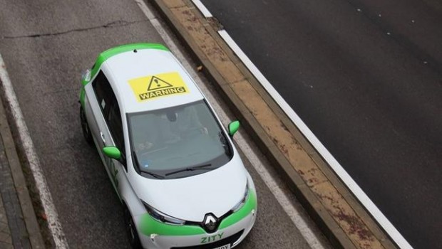 ep aministia internacional pone pegatinas de warning encocheszity
