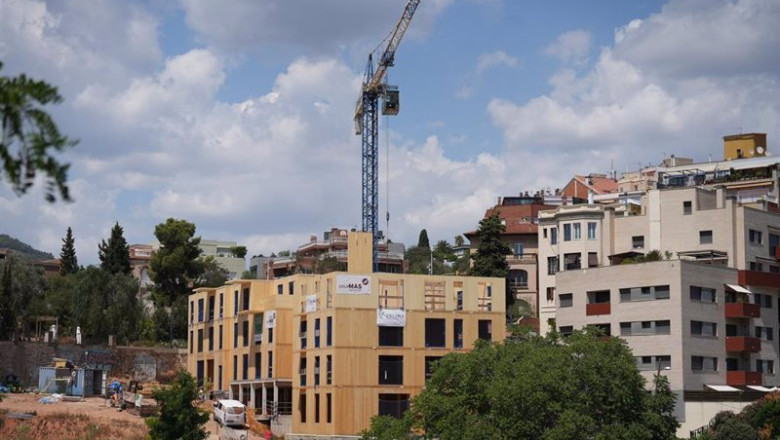 Archivo - Construcción de un edificio sostenible en Vallcarca, a 31 de julio de 2025, en Barcelona, Catalunya (España). | David Zorrakino - Europa Press - Archivo ep archivo construccion de un edificio sostenible en vallcarca a 31 de julio de 2025 en barcelona