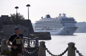 ep archivo   el crucero viking sky arriba al muelle de trasatlanticos del puerto de a coruna a 11 de