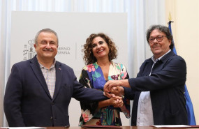 ep archivo   i d el excoordinador del area publica de ccoo humberto munoz la ministra de hacienda