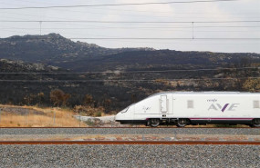ep archivo   un tren de la linea ave madrid galicia a su paso por una zona quemada por los incendios