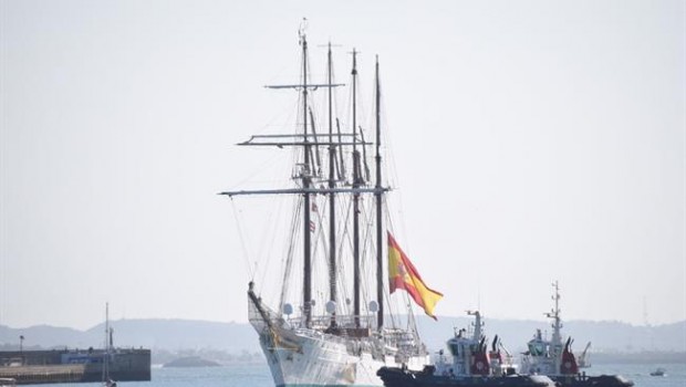 ep buque juan sebastian elcano entrandopuertocadiz