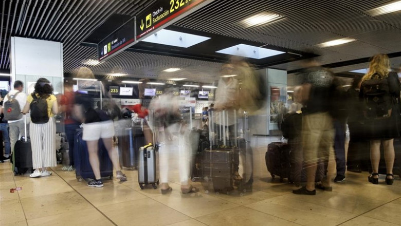 Colas de facturación en el Aeropuerto Adolfo Suárez Madrid-Barajas. | Eduardo Parra - Europa Press - Archivo ep colas de facturacion en el aeropuerto adolfo suarez madrid-barajas