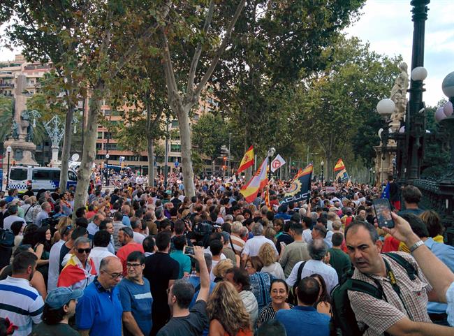 Concentración convocada por Cs en apoyo a la mujer agredida en Barcelona | Europa Press ep concentracion convocadacsapoyola mujer agredidabarcelona