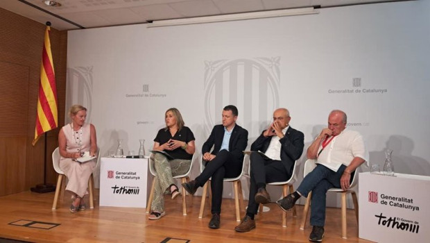 ep el conseller de agricultura scar ordeig la coordinadora nacional de unio de pagesos de catalunya