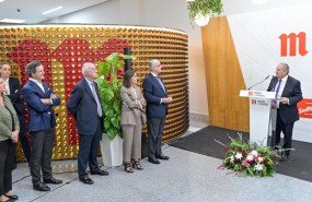 ep el ministro de industria y turismo jordi hereu en la planta de mahou en alovera