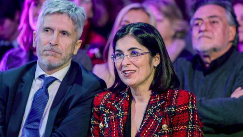 El ministro del Interior, Fernando Grande-Marlaska; y la ministra de Política Territorial y Función Pública, Carolina Darias, durante el acto del PSOE con motivo del 8 de Marzo en el espacio 'La Próxima Estación', en Madrid (España) a 3 de marzo de 2020. | Ricardo Rubio - Europa Press ep el ministro del interior fernando grande-marlaska y la ministra de politica territorial y funcion