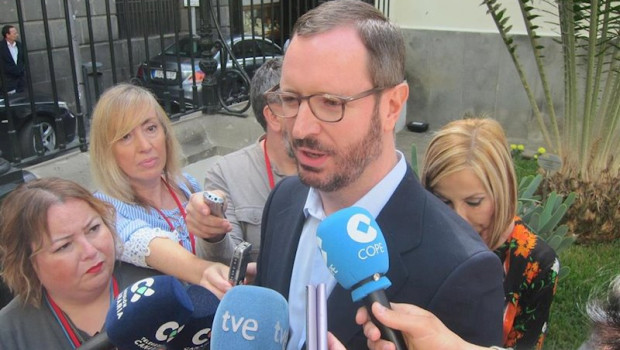 ep el portavoz del pp en el senado javier maroto atiende a los periodistas en el parlamento