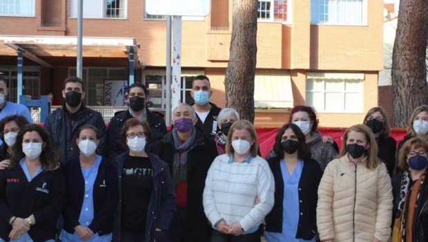 ep el secretario general de ugt pepe alvarez con trabajadoras de la residencia de mayores de