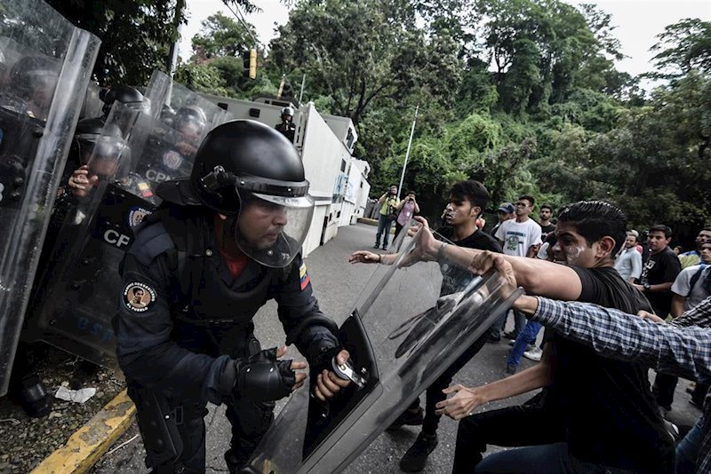 ep enfrentamientos entre policias y estudiantes en caracas