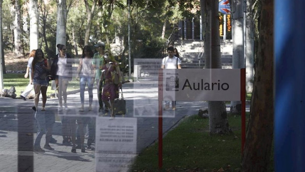 ep estudiantes del campus de vicalvaro de la universidad rey juan carlos de madrid