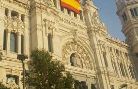 ep la banderaespanala fachadacibeles