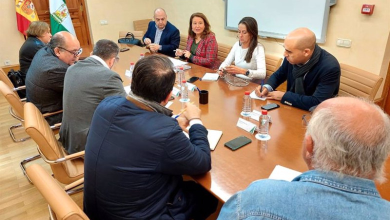 ep la consejera carmen crespo se reune con representantes del sector pesquero en almeria ep la consejera carmen crespo se reune con representantes del sector pesquero en almeria