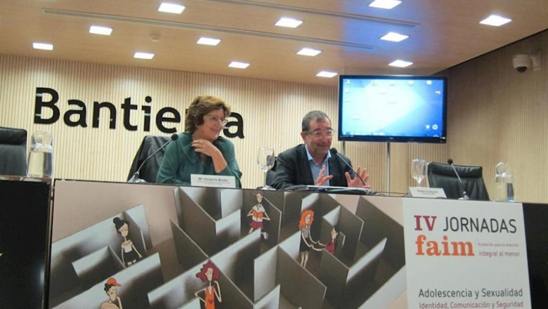 La consejera de Ciudadanía y Derechos Sociales de Aragón, María Victoria Broto, clausura las jornadas 'Adolescencia y sexualidad. Identidad, comunicación y seguridad'. | EUROPA PRESS ep la consejera de ciudadania y derechos sociales de aragon maria victoria broto clausura las