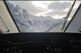 ep luna rota del tren que circulaba por cabeza del buey tras la caida de postes sobre las vias