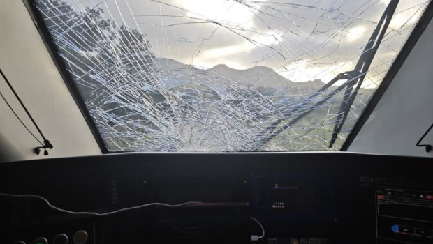 ep luna rota del tren que circulaba por cabeza del buey tras la caida de postes sobre las vias