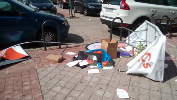 ep mesa ciudadanos destrozada