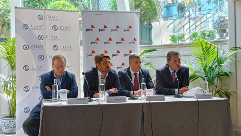 ep presentacion del informe smart observatorycon las perspectivas para el verano del sector hotelero ep presentacion del informe smart observatorycon las perspectivas para el verano del sector hotelero
