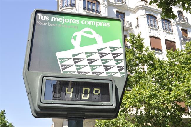 Temómetro en el centro de Zaragoza. | EUROPA PRESS ep temometrocentrozaragoza
