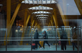 ep varios viajeros en el aeropuerto adolfo suarez madrid barajas a 10 de diciembre de 2023 en madrid ep varios viajeros en el aeropuerto adolfo suarez madrid barajas a 10 de diciembre de 2023 en madrid