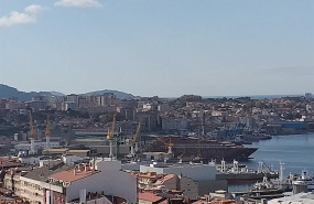 ep vista del astillero hijos de j barreras con el barco de ritz carlton en la grada