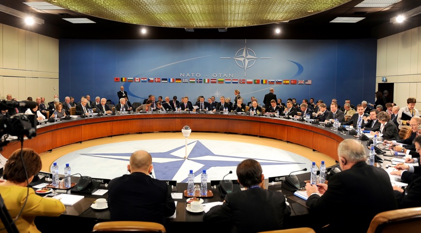 Los ministros de la OTAN evalúan su apoyo a Turquía tras la ofensiva en Siria