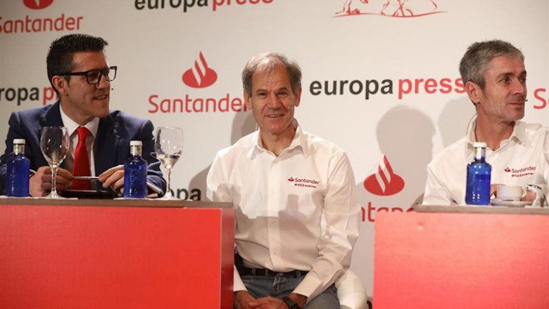 ep abel anton y martin fiz durante el encuentro previo a la maraton de sevilla ep abel anton y martin fiz durante el encuentro previo a la maraton de sevilla