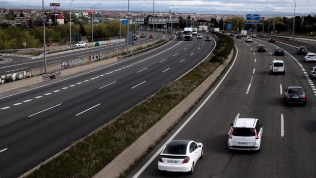 ep archivo   coches en la carretera