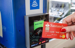 ep archivo   pago con una tarjeta contactless en el autobus