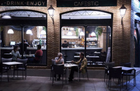 ep archivo   varias personas en una cafeteria de madrid a 31 de mayo de 2021 en madrid espana
