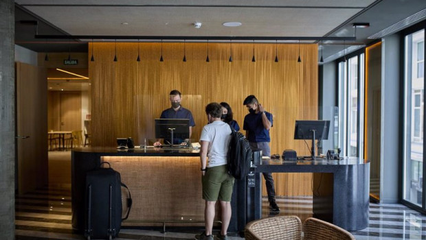 ep archivo   varios huespedes en la recepcion del hotel pestana cr7 en el dia de su apertura en gran