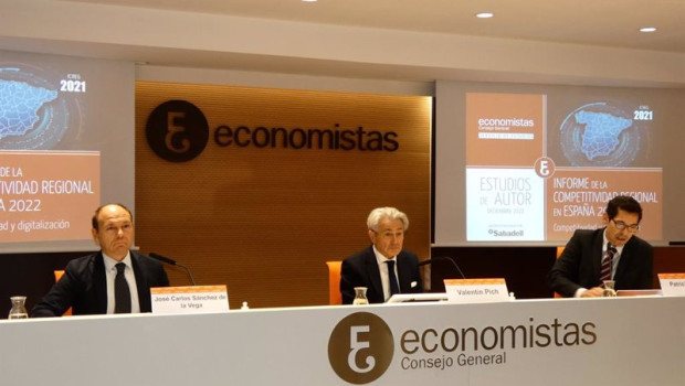 ep el consejo general de economistas ha presentado el informe de la competitividad regional en