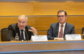 ep el ministro de industria y turismo jordi hereu y el presidente de ceoe antonio garamendi durante