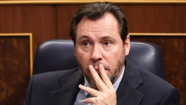 ep el ministro de transportes oscar puente en una sesion de control al gobierno en el congreso de