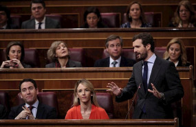 ep el presidente del pp pablo casado pregunta al presidente del gobierno pedro sanchez durante una