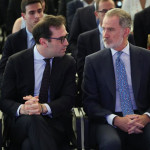 ep el vicepresidente primero y ministro de economia comercio y empresa carlos cuerpo y el rey felipe