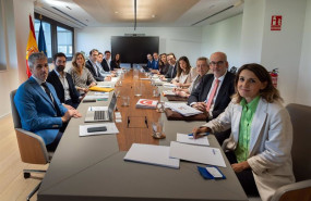ep el vicepresidente primero y ministro de economia comercio y empresa carlos cuerpo y la