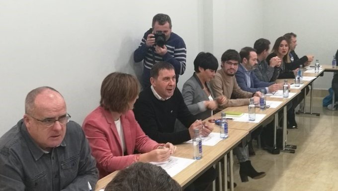 Encuentro de Etxerat con partidos políticos en San Sebastián | ETXERAT ep encuentro de etxerat con partidos politicos en san sebastian