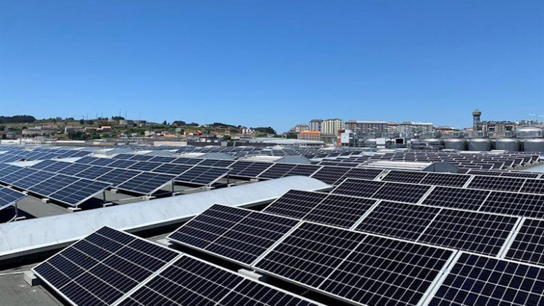 Estrella Galicia instala en su fábrica de A Coruña más de 977 paneles solares para producir y consumir su propia energía | ESTRELLA GALICIA ep estrella galicia instala en su fabrica de a coruna mas de 977 paneles solares para producir y