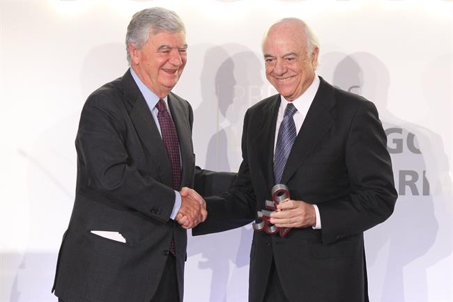 ep francisco gonzalez recibepremioliderazgo empresarial