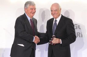 ep francisco gonzalez recibepremioliderazgo empresarial