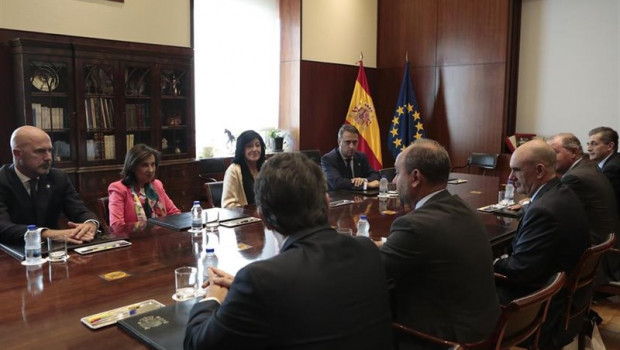 ep la ministra de defensa en funciones margarita robles recibe a una delegacion de la congregacion