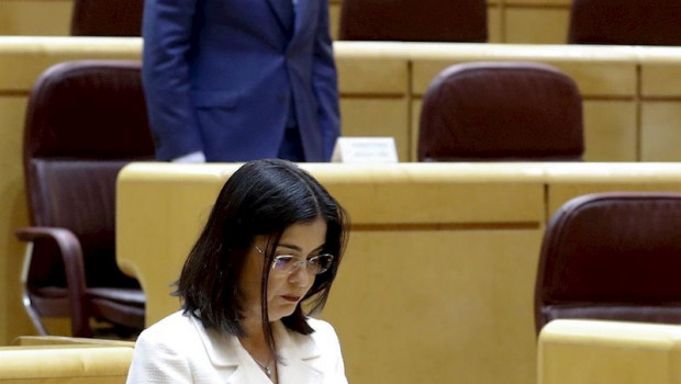 ep la ministra de politica territorial carolina darias en el senado tras ella el presidente de la
