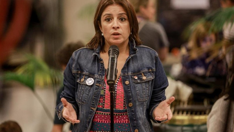 La portavoz parlamentaria del PSOE, Adriana Lastra, ofrece una rueda de prensa a los medios de comunicación en el Congreso de los Diputados tras su segunda reunión con Unidas Podemos para sacar adelante la investidura del candidato socialista tras la fall | Ricardo Rubio - Europa Press ep la portavoz parlamentaria del psoe adriana lastra ofrece una rueda de prensa a los medios de