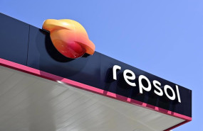 ep nuevo logo en la estacion de servicio belenenses portugal de repsol ep nuevo logo en la estacion de servicio belenenses portugal de repsol