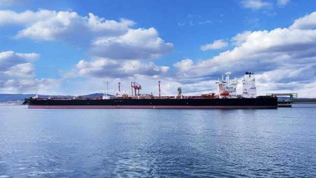 ep repsol recibe la llegada a espana del primer petrolero de venezuela como pago por el gas que