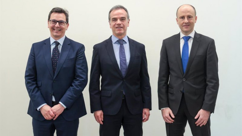 Responsables de Grupo Uvesco, con el CEO José Ramón Fernández de Barrena en el centro, en la presentación del balance 2021 | UVESCO ep responsables de grupo uvesco con el ceo jose ramon fernandez de barrena en el centro en la