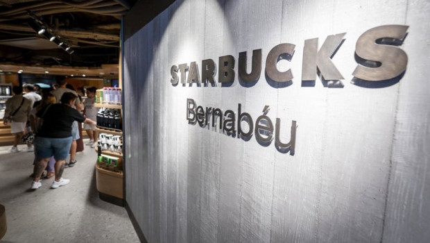 ep starbucks del estadio santiago bernabeu