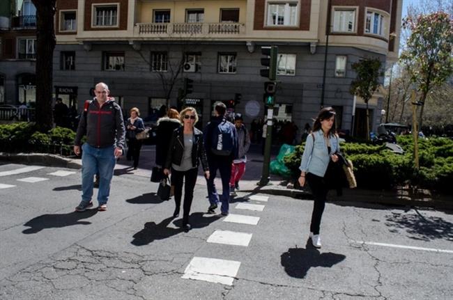 Tránsito, gente, Madrid, paso de cebra, semaforos, coches | EUROPA PRESS ep transito gente madrid pasocebra semaforos coches